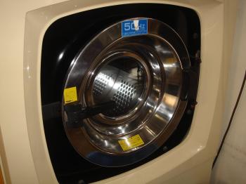 最新の設備でクリーニング